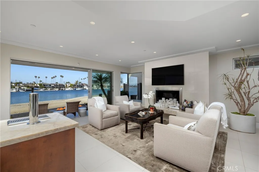 First Floor Entertainment Area
