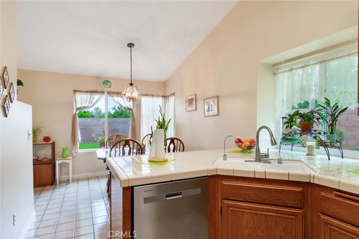 29 Hubbard Court, Redlands, California 92374