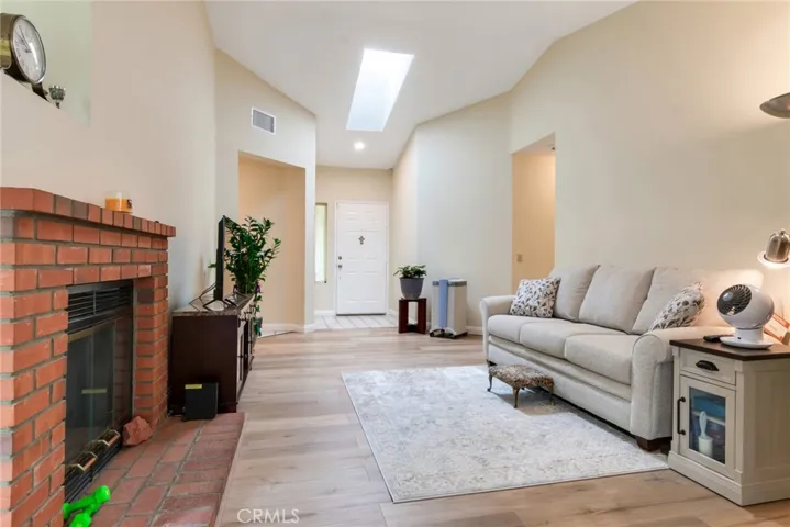 29 Hubbard Court, Redlands, California 92374