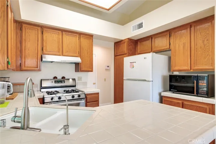 29 Hubbard Court, Redlands, California 92374