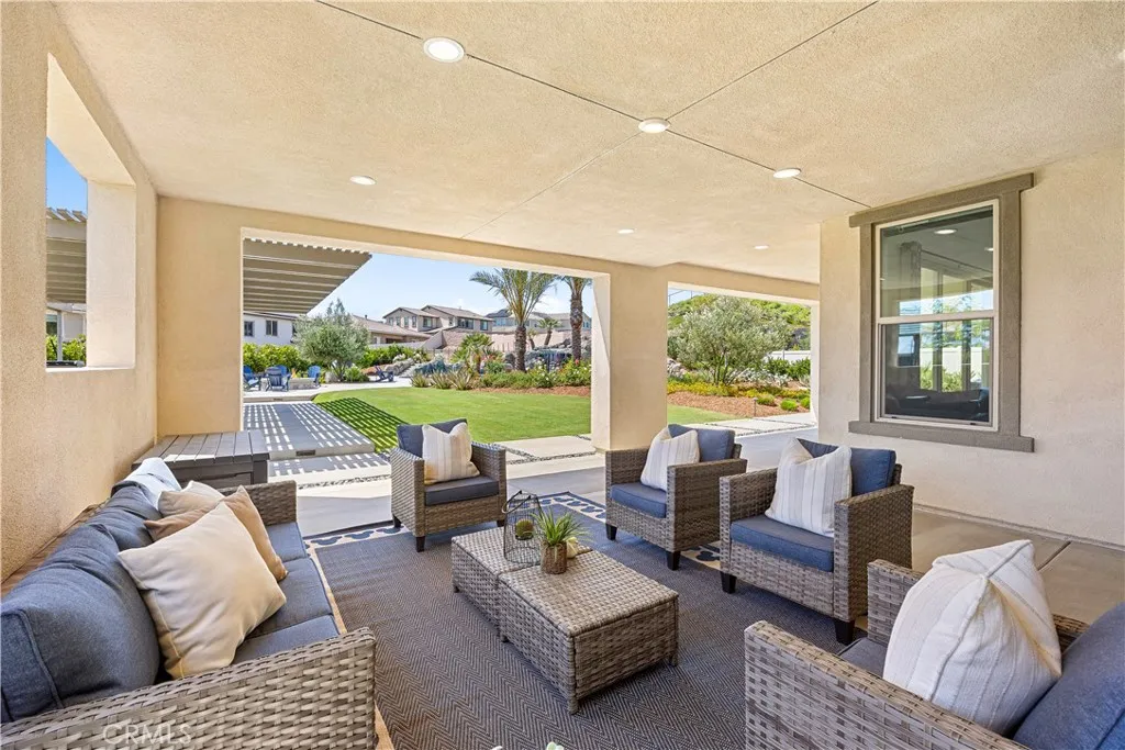 Oversized CA room with view windows