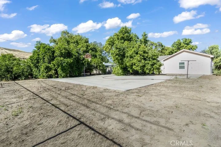 3016 Muscupiabe, San Bernardino, California 92405