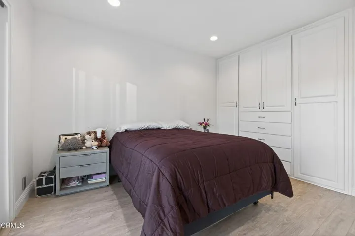 43-web-or-mls-Upmarketmedia_542Val-068