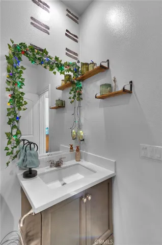 1016 Hazel Ct, Calimesa, California 92320