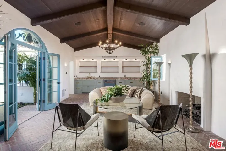 Living Room & Kitchen