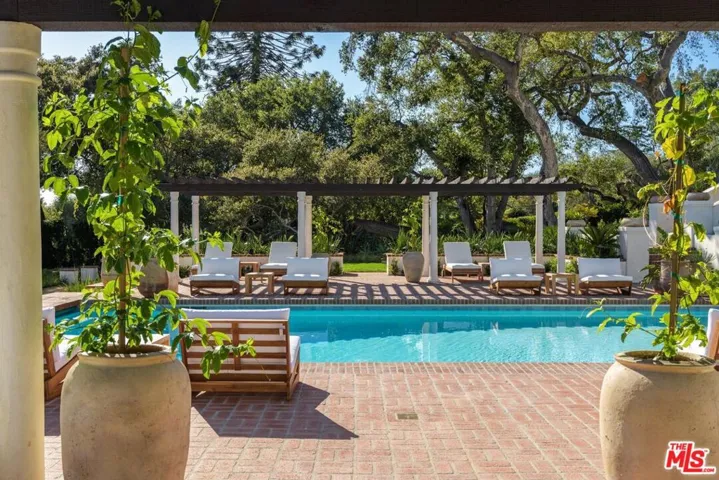 1920's Glamorous Pool