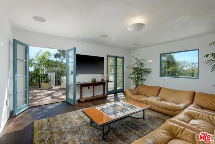 Den to Ocean View Terrace