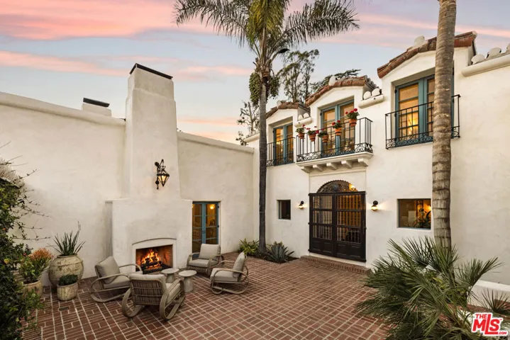 Romantic Courtyards