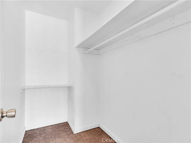 Walking Closet