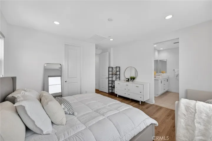 12903 Calabria, La Mirada, California 90638