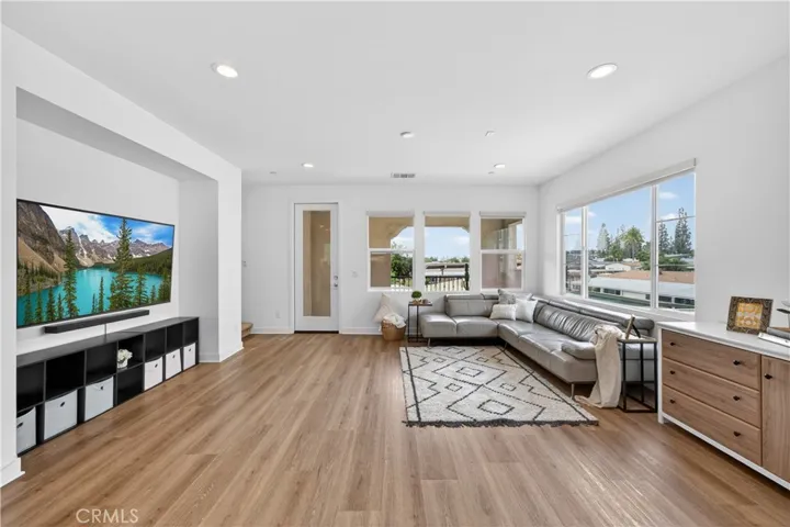 12903 Calabria, La Mirada, California 90638