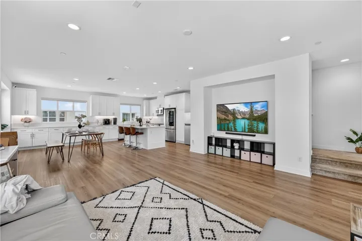 12903 Calabria, La Mirada, California 90638