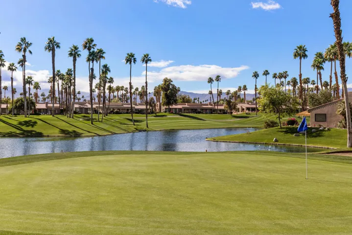 50_12040332_palm-valley-country-club_510
