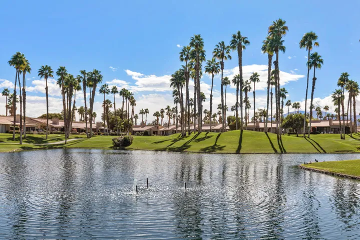 51_12040333_palm-valley-country-club_510