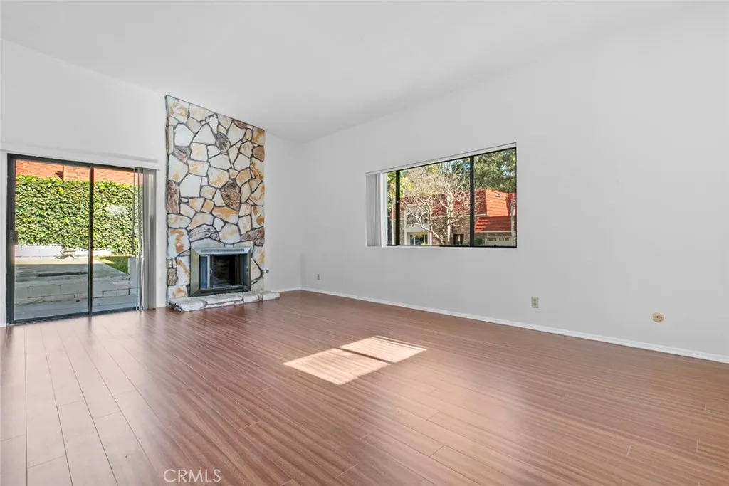 1321 Greenbriar Road, Glendale, California 91207 — photo 5