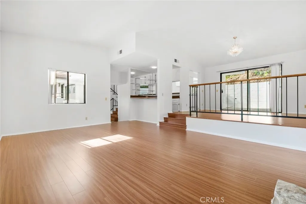 1321 Greenbriar Road, Glendale, California 91207 — photo 4