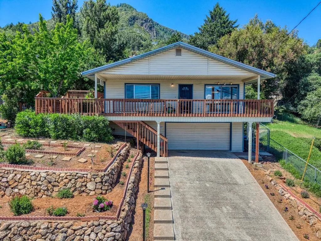 3401 Riviera West Dr