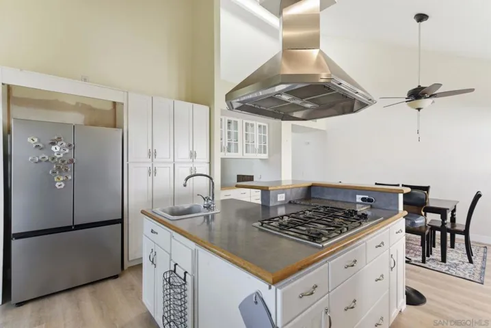 1137 Brewley, Vista, California 92081