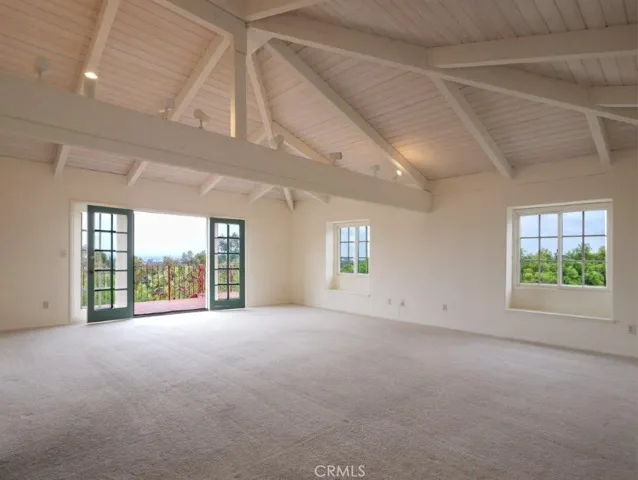 Spacious Family Room