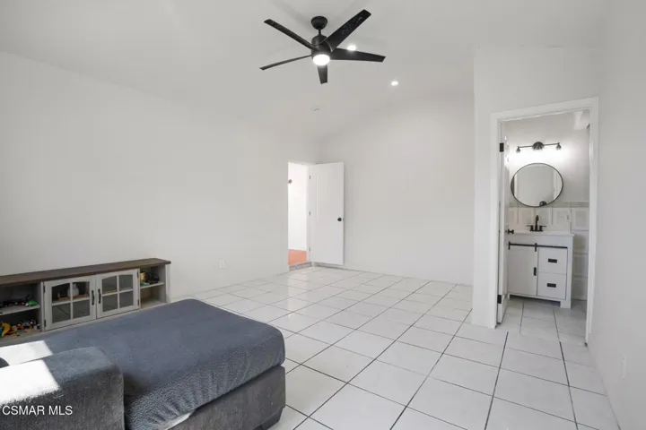 7859 Sancola Ave  -  HsHProd-9