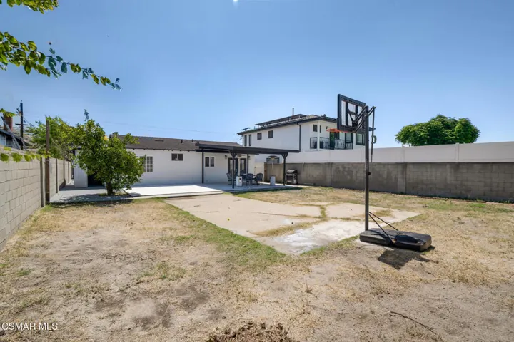 7859 Sancola Ave  -  HsHProd-21