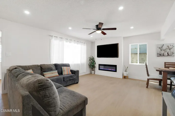 7859 Sancola Ave  -  HsHProd-11