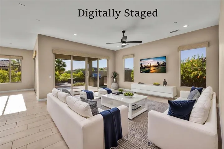 78-Staged Photos (1)