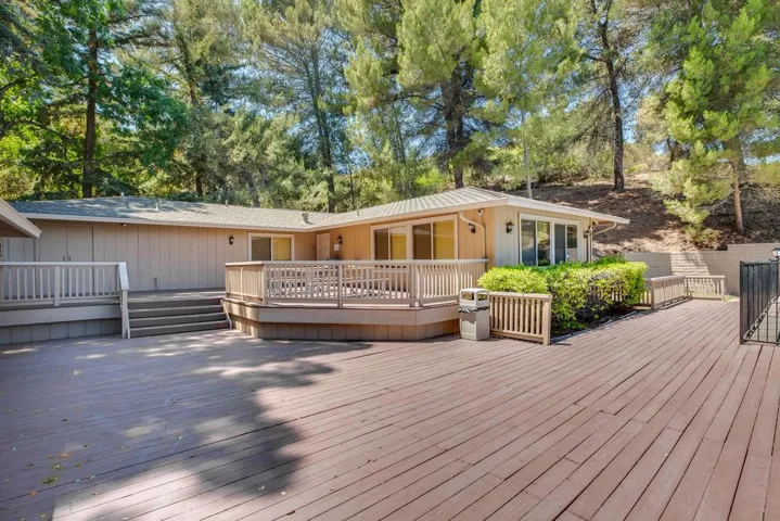 10157 Camberley Lane, Cupertino, California 95014