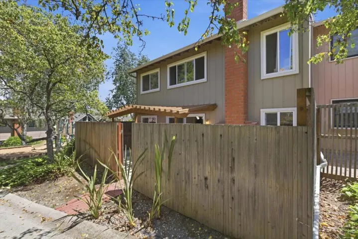 10157 Camberley Lane, Cupertino, California 95014