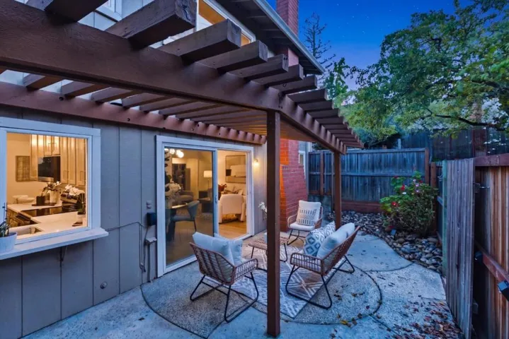 10157 Camberley Lane, Cupertino, California 95014