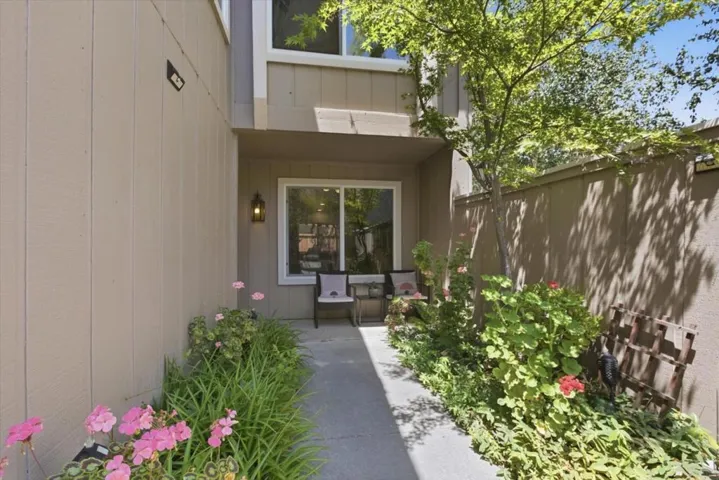 10157 Camberley Lane, Cupertino, California 95014