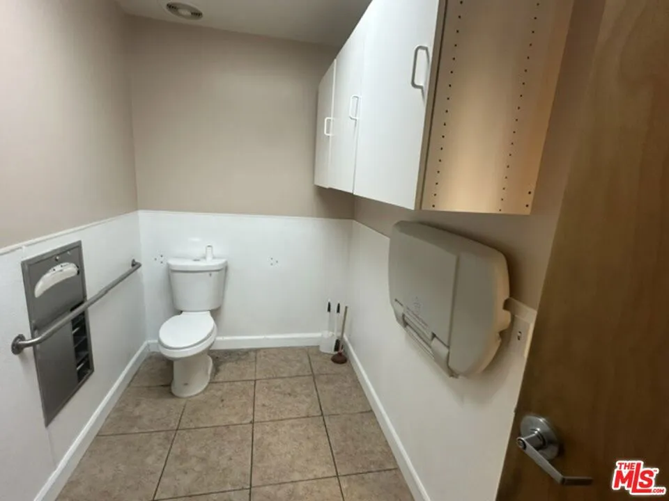 REST ROOM VIEW 1