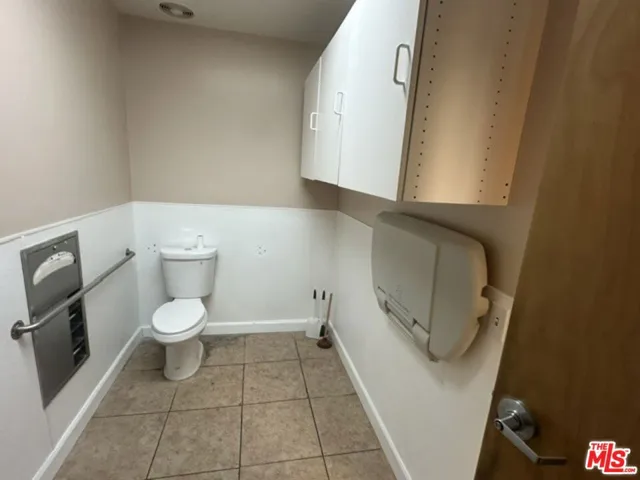 REST ROOM VIEW 1