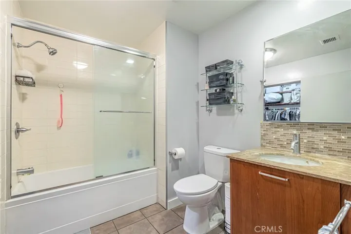 645 W 9th 301, Los Angeles, California 90015