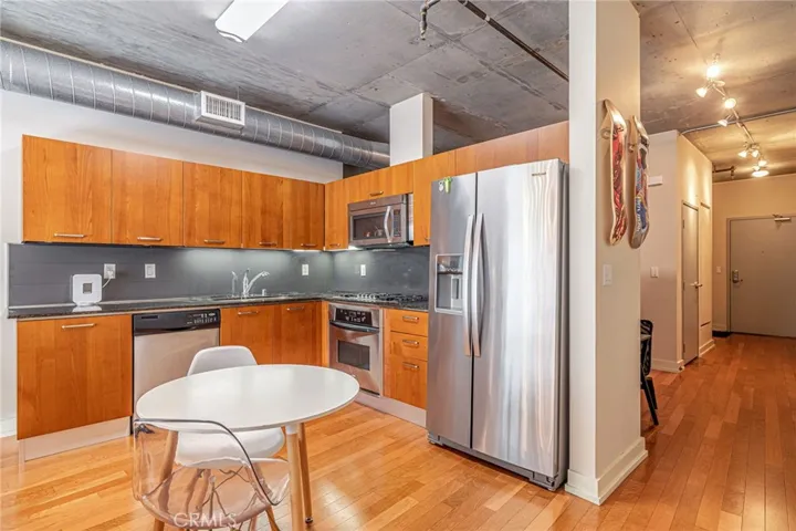 645 W 9th 301, Los Angeles, California 90015