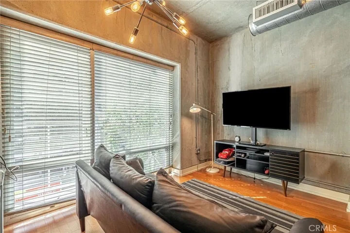 645 W 9th 301, Los Angeles, California 90015