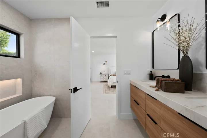 1975 E Mark Leslie, Palm Springs, California 92264