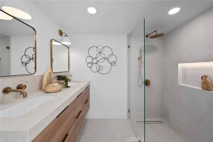 1975 E Mark Leslie, Palm Springs, California 92264