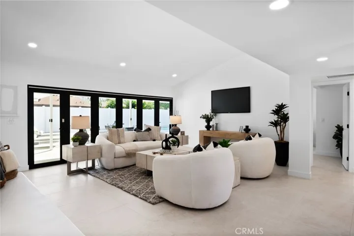 1975 E Mark Leslie, Palm Springs, California 92264
