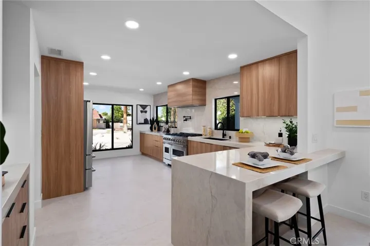 1975 E Mark Leslie, Palm Springs, California 92264