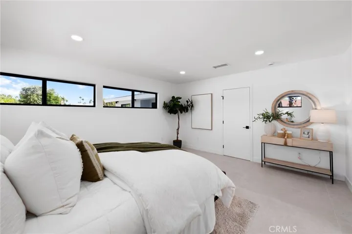 1975 E Mark Leslie, Palm Springs, California 92264