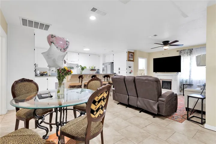 21998 Biloxi Road, Apple Valley, California 92307
