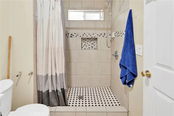 21998 Biloxi Road, Apple Valley, California 92307