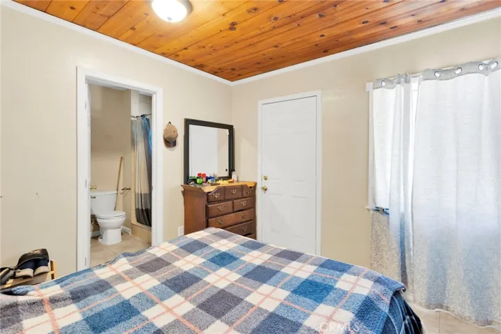 21998 Biloxi Road, Apple Valley, California 92307