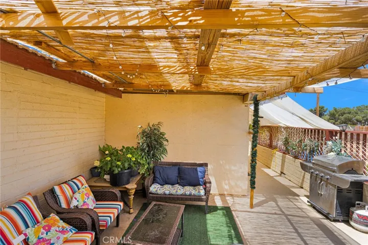 21998 Biloxi Road, Apple Valley, California 92307