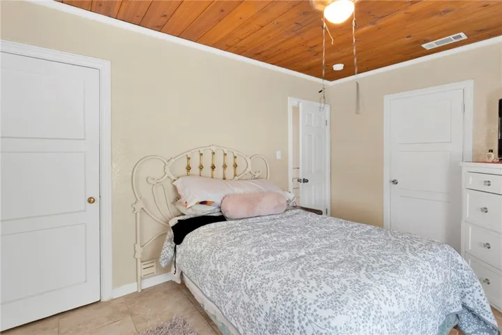 21998 Biloxi Road, Apple Valley, California 92307