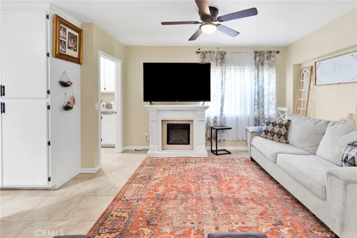 21998 Biloxi Road, Apple Valley, California 92307
