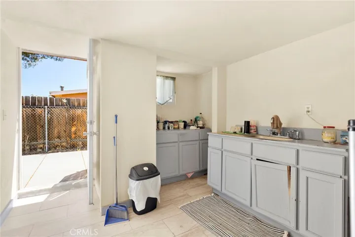 21998 Biloxi Road, Apple Valley, California 92307
