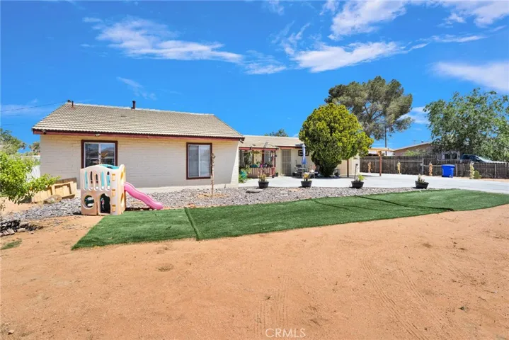 21998 Biloxi Road, Apple Valley, California 92307