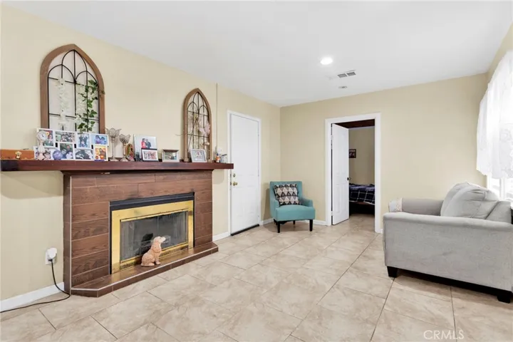 21998 Biloxi Road, Apple Valley, California 92307